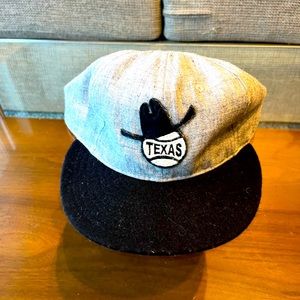 Ebbets Field Flannels
TEXAS SENATORS WOOL HAT - GREY